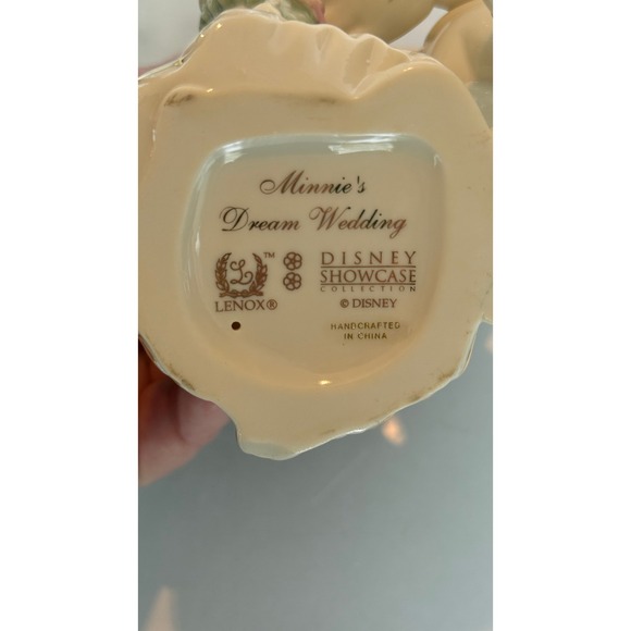 Lenox Disney Minnie's Dream Wedding Mickey & Minnie Mouse Cake Topper Figurine - Picture 8 of 10